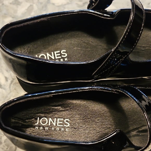Jones Black Mary Jane Shoes - Picture 3 of 6